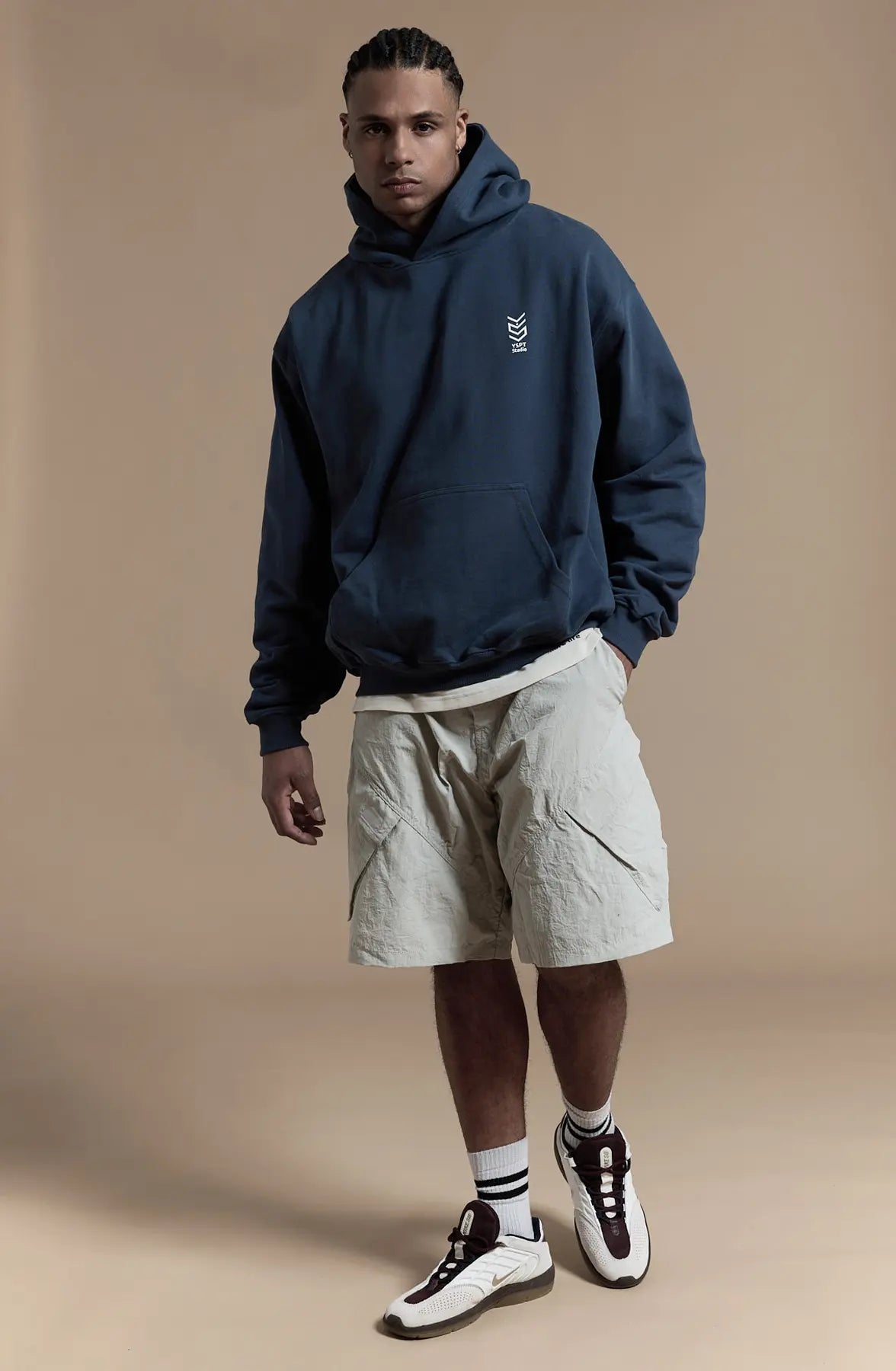 Hoodie Trendfarbe 2025 in Crown Blu - tiefer, cleaner Blauton | YSPT Studio